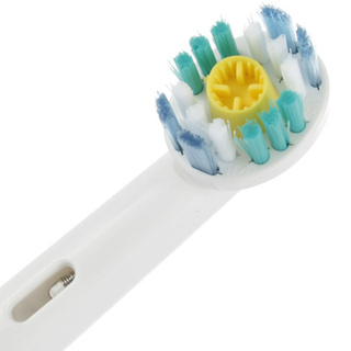 Зубная щетка Oral-B 3D White (DB4010) на батарейках