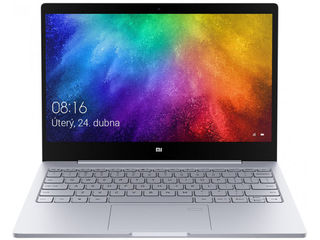 Ноутбук Xiaomi Mi Notebook Air 13.3" 2018 Intel Core i5 8250U 1600 MHz/13.3"/1920x1080/8GB/256GB SSD/DVD нет/Intel UHD Graphics 620/Silver