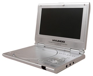 Портативный DVD Плеер Hyundai H-LCDVD703(серебро)