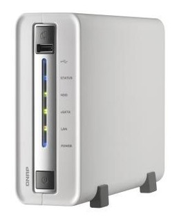 Сетевой накопитель QNAP TS-110 с одним отсеком для жесткого диска. 800 Mhz CPU